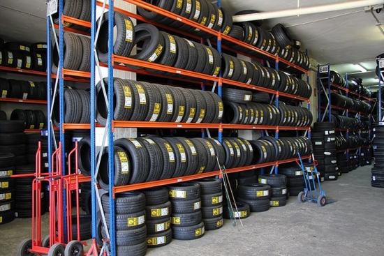 Estanterías neumáticos Estanterías neumáticos